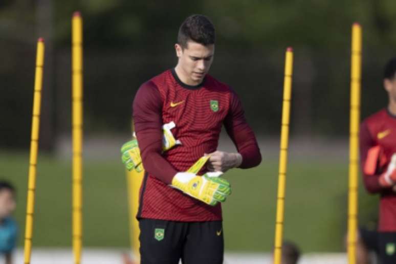 Brenno ficou na Sérvia antes de viajar ao Japão (Foto: Lucas Figueiredo / CBF)