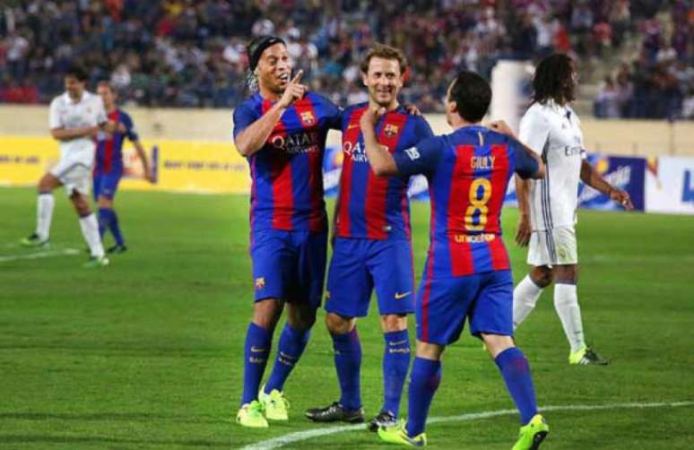 Em 2017, no Líbano, Barcelona Legends venceu veteranos do Real Madrid em jogo de cinco gols (Foto: Reprodução / Twitter)