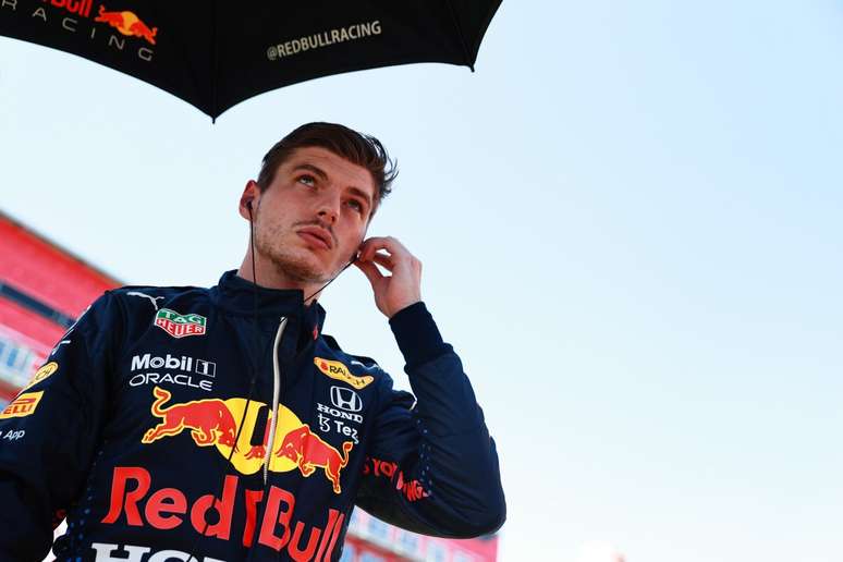 Verstappen foi atingido por Hamilton em Silverstone 