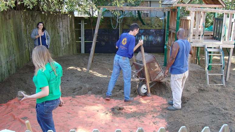 Ap&oacute;s limpeza, "superf&iacute;cie onde crian&ccedil;as brincavam passou de n&iacute;veis de chumbo de 700 ppm para n&iacute;veis inferiores a 20 ppm"