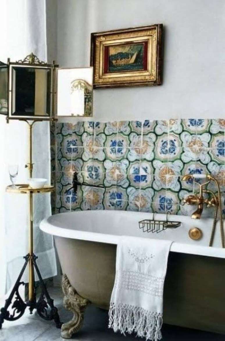 37. Banheiro vintage com banheira de pé – Foto Deposito Santa Mariah
