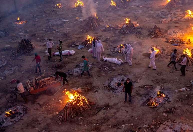 Cremação de corpos de pessoas que morreram de Covid-19 em Nova Délhi
23/04/2021 REUTERS/Danish Siddiqui