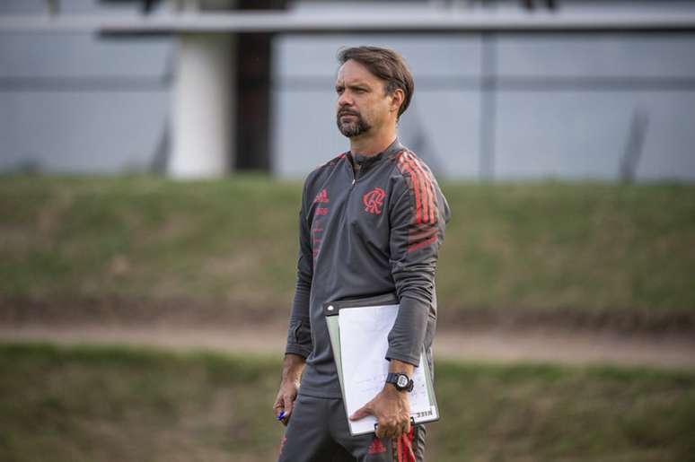 Maurício Souza agora faz parte da comissão permanente do time profissional (Foto: Alexandre Vidal/Flamengo)