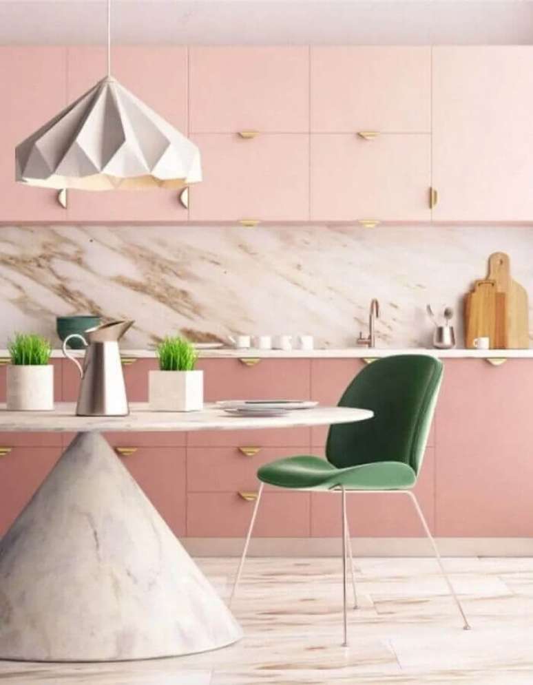 27. Decoração rosa chá para cozinha planejada moderna – Foto: ViralDeco