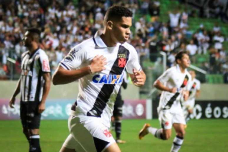 Paulinho recordou estreia fulminante no Vasco (Foto: Dudu Macedo/Fotoarena/Lancepress!)