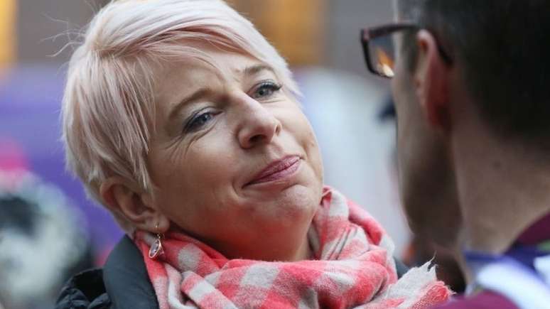 Em vídeo postado no Instagram, Katie Hopkins brincou que desrespeitaria regras de quarentena dos hotéis