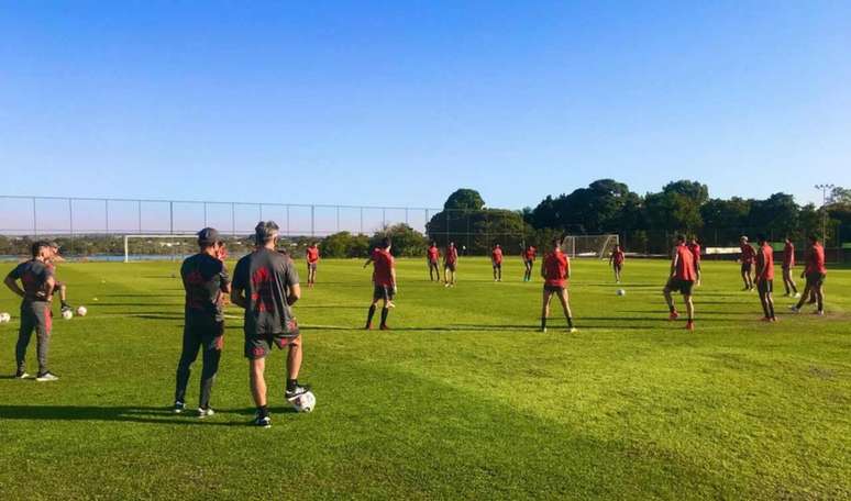 Treino do Flamengo no CT do Brasiliense (Foto: Reprodução/Flamengo)