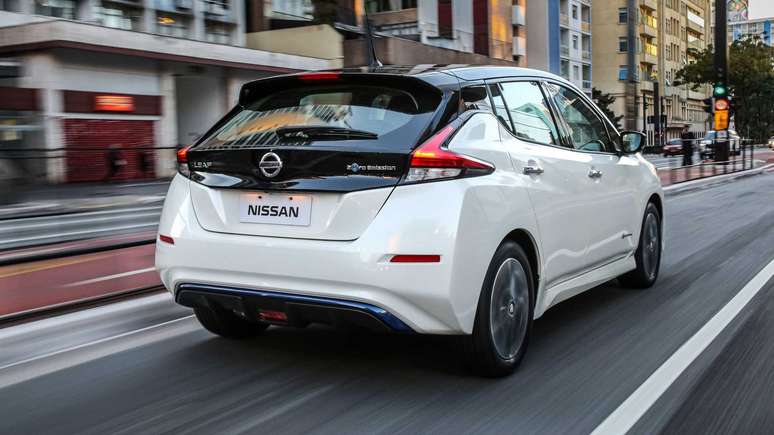 Elétrico Nissan Leaf oferece autonomia de até 272 km.