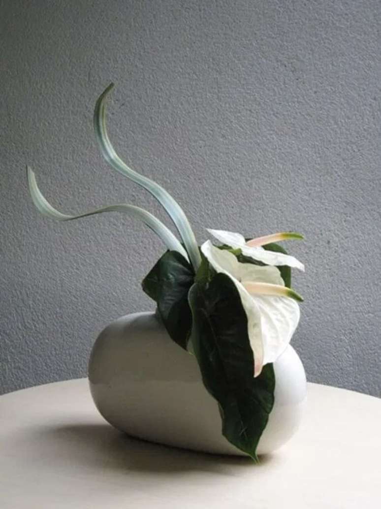 11. Decora&ccedil;&atilde;o cl&aacute;ssica com ikebana &ndash; Foto Vinnie