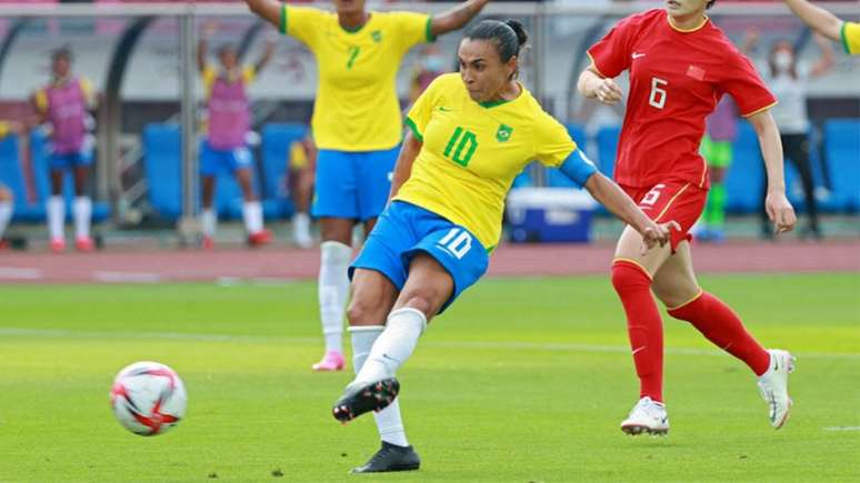 'Aqui não tem vaidade, aqui tem uma equipe que vai trabalhar do começo ao fim juntas', diz Marta (Kohei CHIBAGARA / AFP