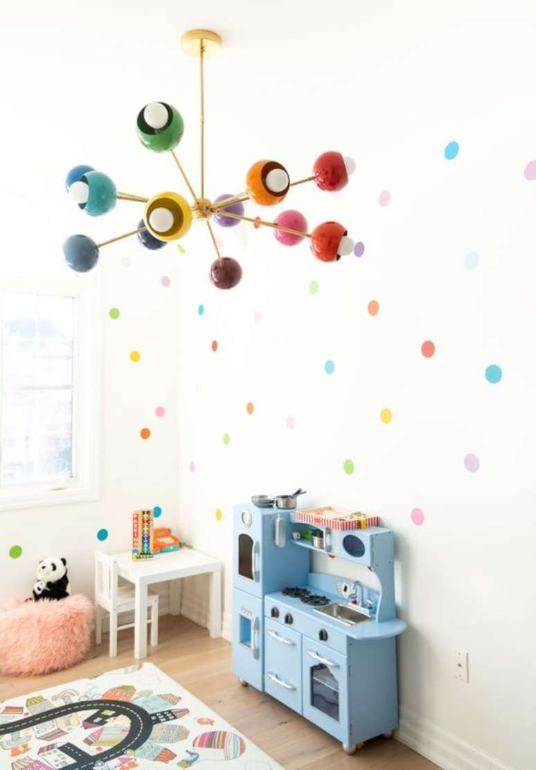 31. Lumin&aacute;ria infantil colorido para quarto divertido de crian&ccedil;a &ndash; Foto Pinterest