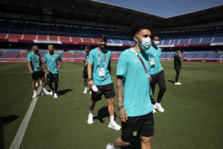 Jogadores do Brasil no reconhecimento do gramado (Foto: Lucas Figueiredo / CBF)