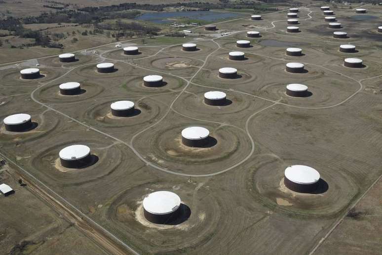 Tanques para armazenamento de petróleo em Cushing, Oklahoma (EUA) 
24/03/2016
REUTERS/Nick Oxford