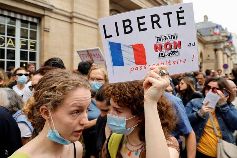 Protesto contra passe de saúde em Paris
17/07/2021
REUTERS/Pascal Rossignol/File Photo