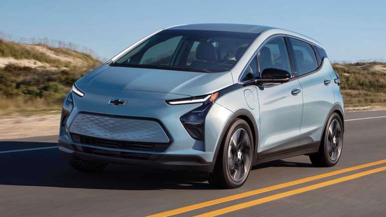 Novo Chevrolet Bolt reestilizado deve chegar ao Brasil em setembro.