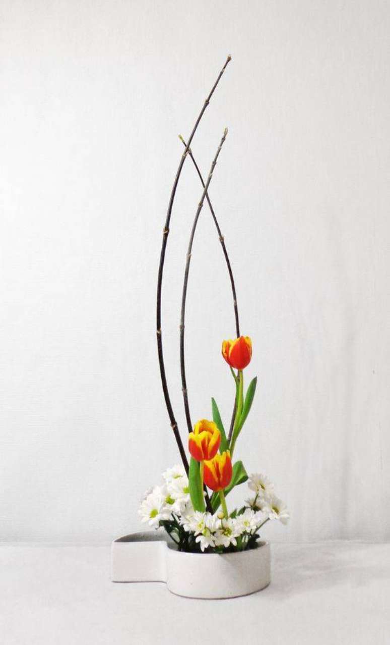 51. Arte ikebana com flores &ndash; Foto Mung Fali