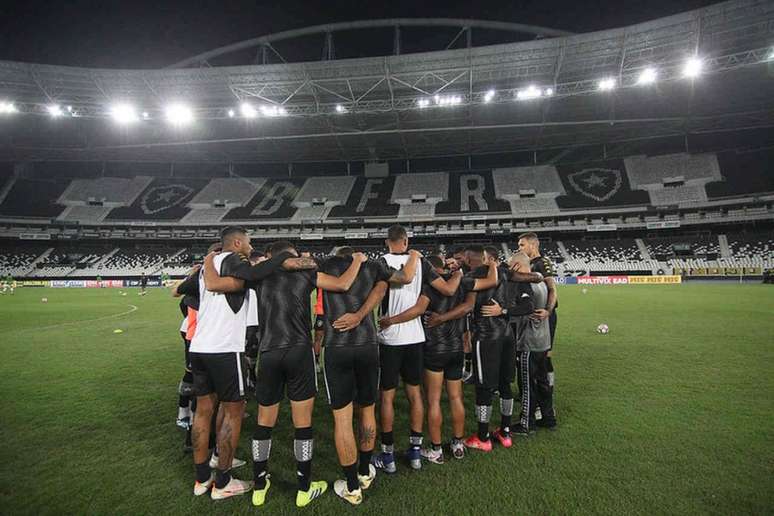 Time do Botafogo contra o Goiás (Foto: Vítor Silva/Botafogo)