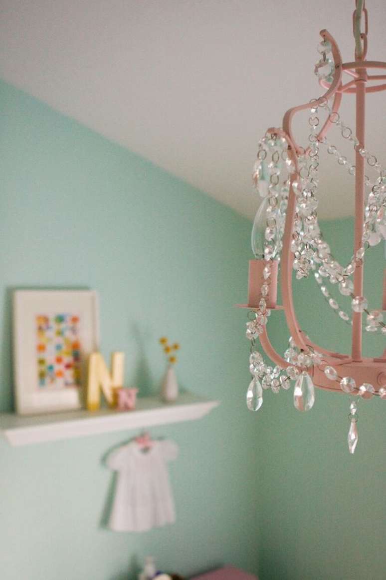 49. Lumin&aacute;ria infantil na cor rosa &ndash; Foto Pinterest