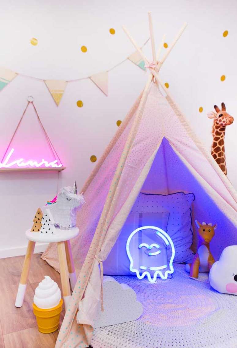 60. Quarto infantil com lumin&aacute;ria de luz neon criativa &ndash; Foto Pinterest