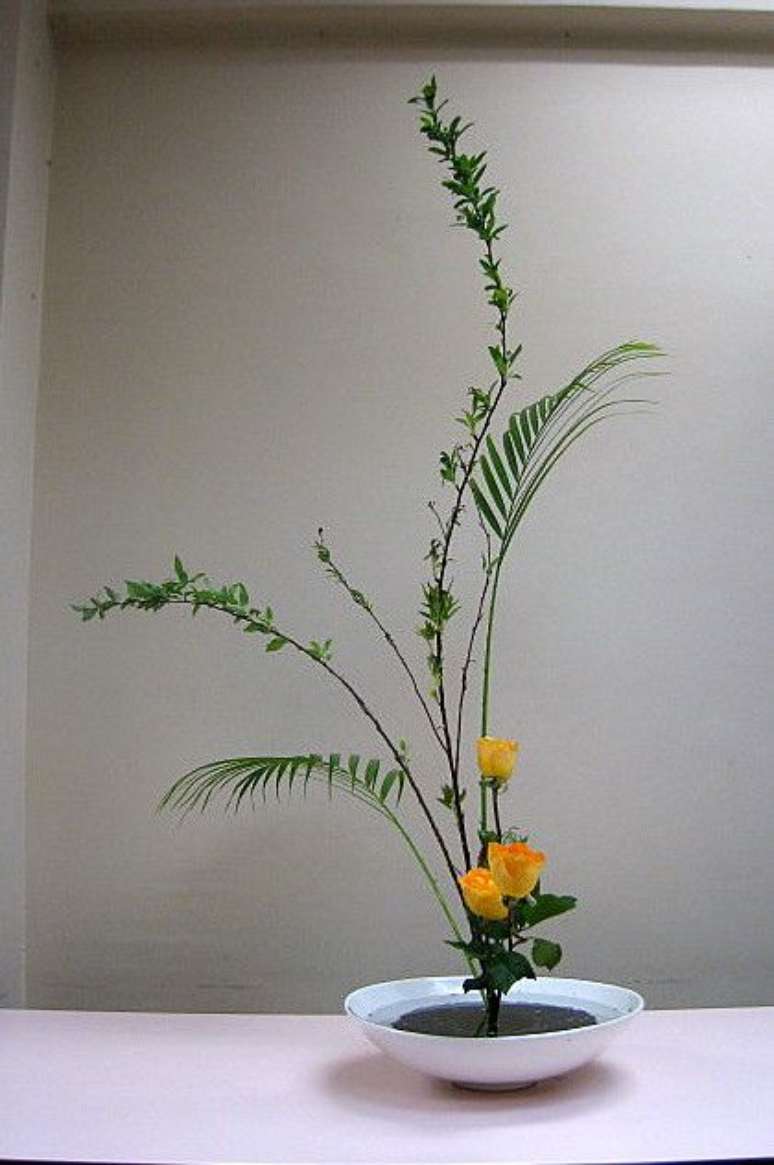 45. Vaso branco de ikebana &ndash; Foto Flickr