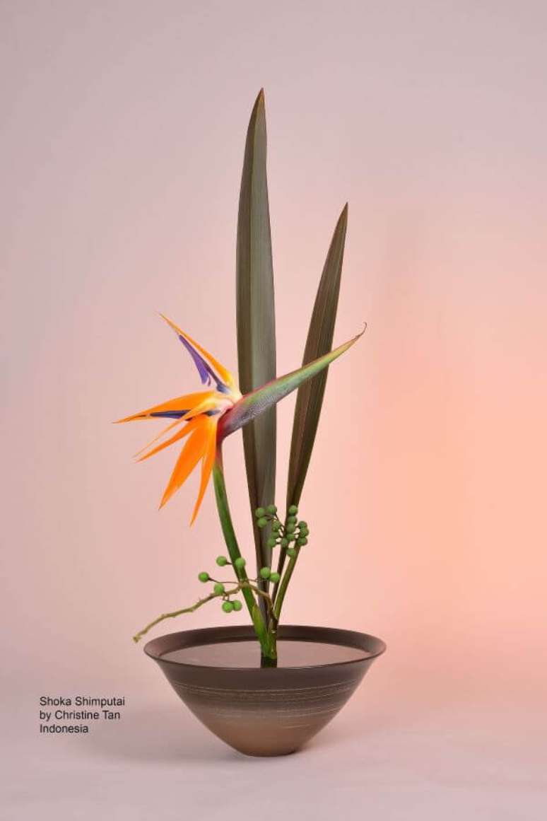 18. Ikebana amarela com folhas verdes &ndash; Foto Flickr