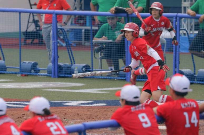 Japão venceu o México no Softbol feminino nesta quinta-feira (Foto: KAZUHIRO FUJIHARA/AFP)