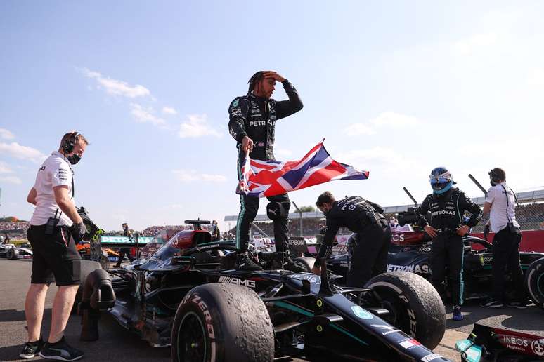 Hamilton depois da vitória no GP da Inglaterra 