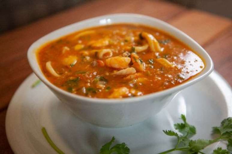 Guia da Cozinha - Caldo de camarão: opção deliciosa para os dias frios