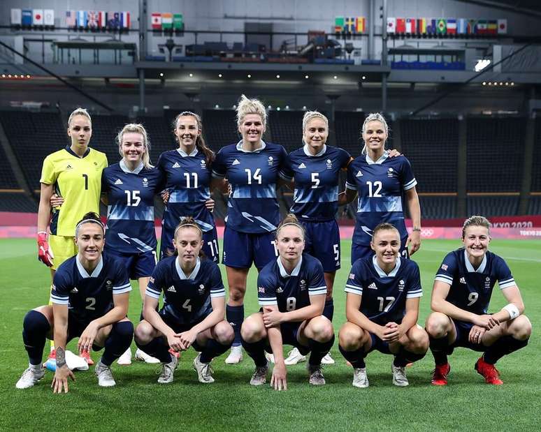 Time feminino da Grã Bretanha antes da partida de quarta-feira Reprodução Instagram @lucybronze