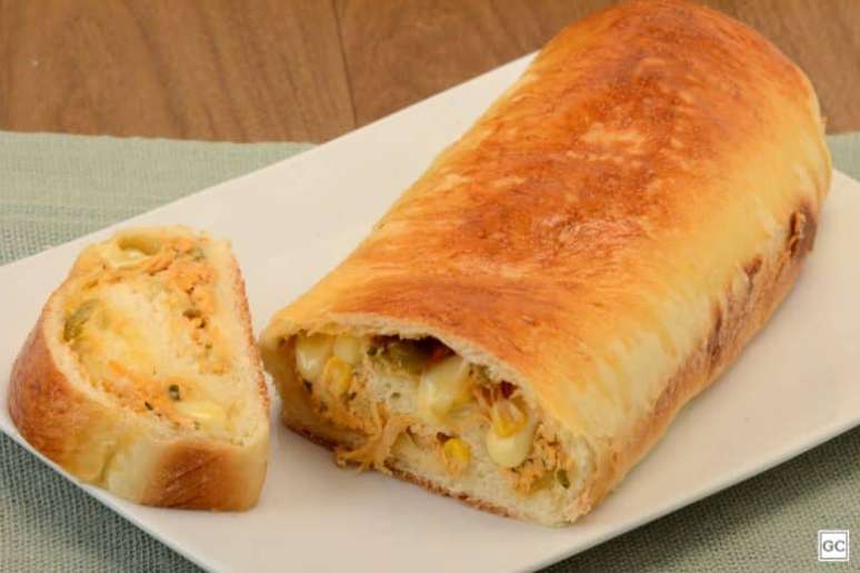 Guia da Cozinha - Pão recheado de frango e queijo