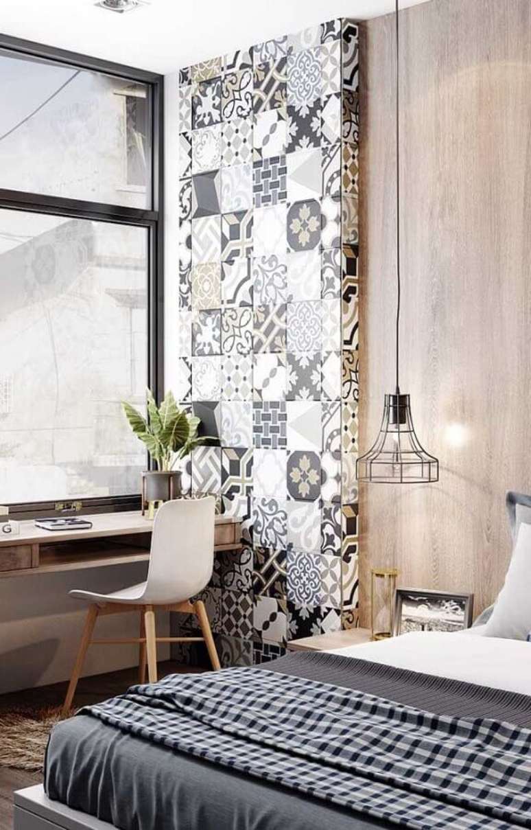 58. Revestimento estampado para decora&ccedil;&atilde;o de quarto com escrit&oacute;rio &ndash; Foto: Pinterest
