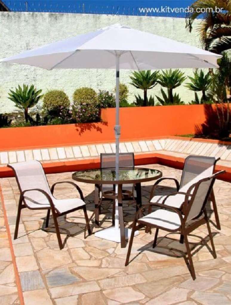 34. Conjunto de móveis para área da piscina – Foto Kit Venda Móveis Fibras