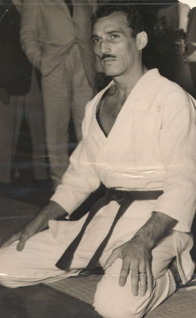 Hélio Gracie, um dos fundadores do jiu-jitsu brasileiro, em 1952