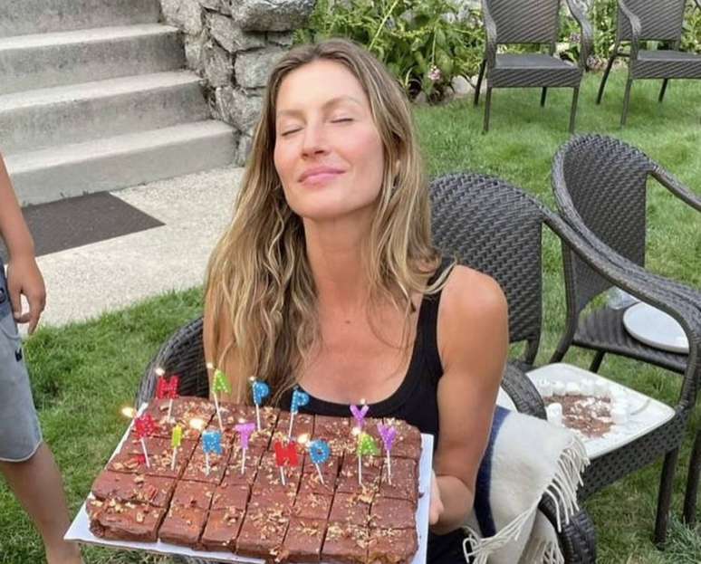 A modelo Gisele Bündchen comemora aniversário com familiares