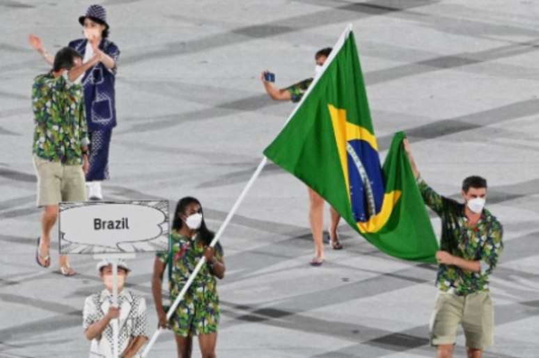 Ketleyn Quadros e Bruninho foram os porta-bandeiras do Brasil na cerimônia de abertura (Foto: Antonin Thuillier / AFP) 