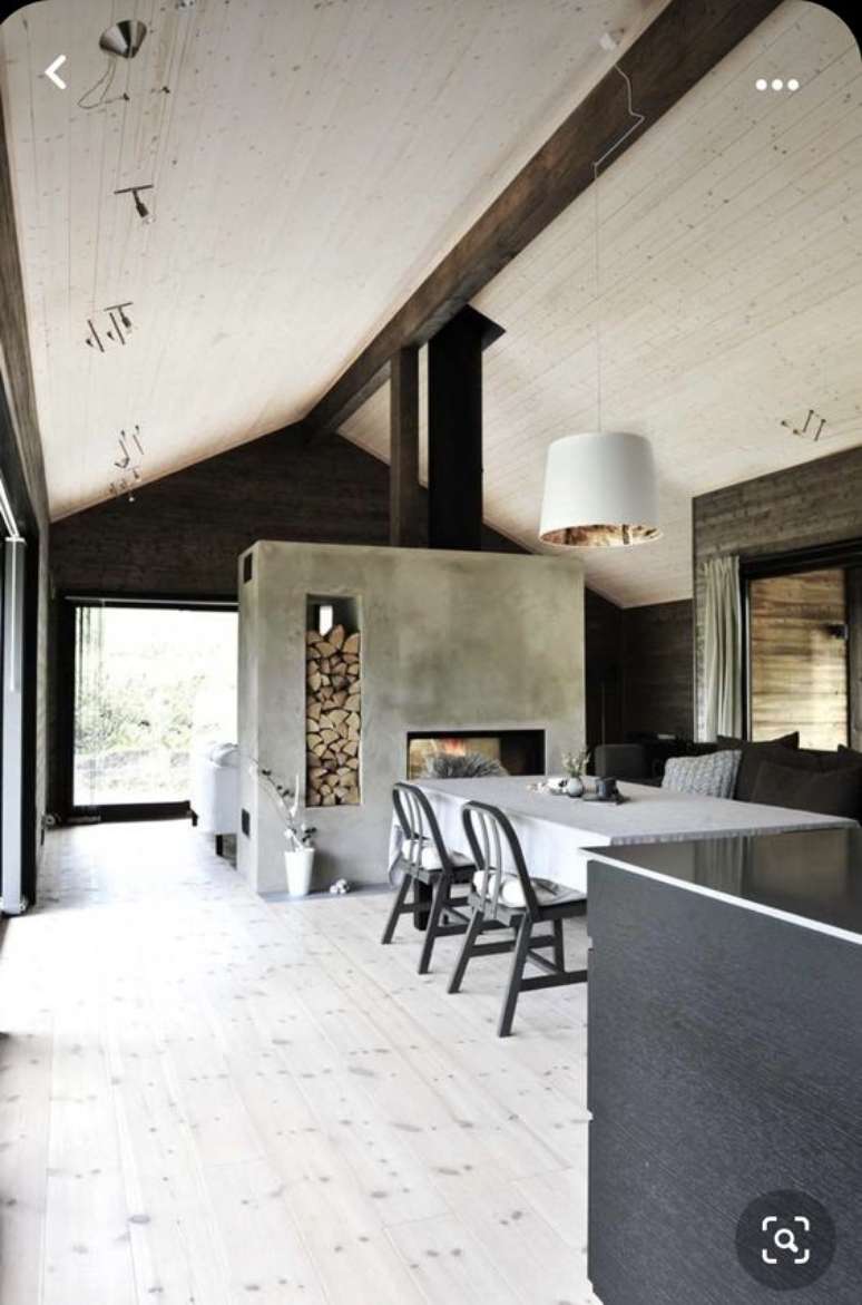 22. Chamin&eacute; para lareira preta &ndash; Foto Pinterest