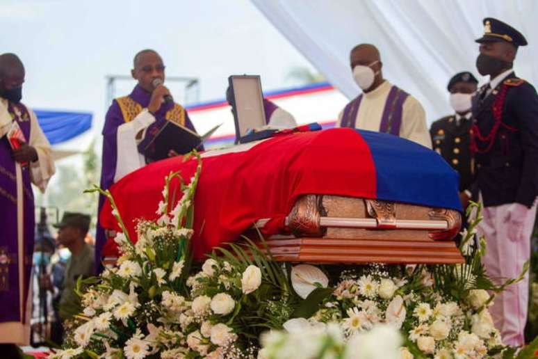 Funeral de presidente do Haiti é marcado por tiros e tumulto