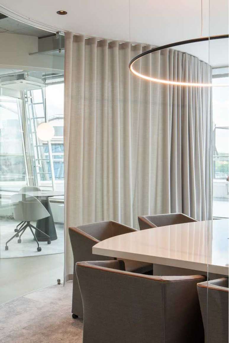 17. Cortinas como divis&oacute;rias para escrit&oacute;rio &ndash; Foto Pinterest