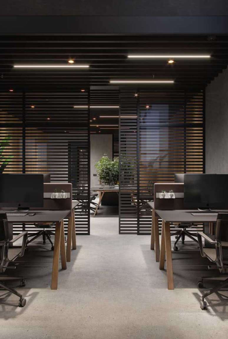 15. Divis&oacute;rias para escrit&oacute;rio de ferro com mesas planejadas &ndash; Foto Pinterest