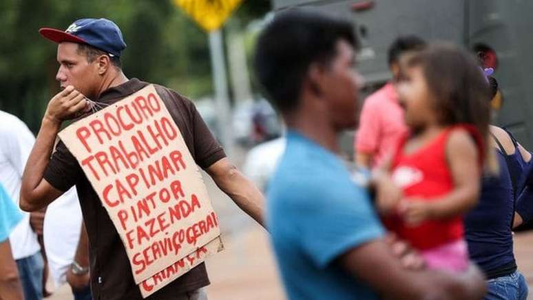 Desemprego estrutural do Brasil é mais alto que o de países desenvolvidos; baixo nível de formação da mão de obra e elevado custo de contratação estão entre o motivos, segundo analistas