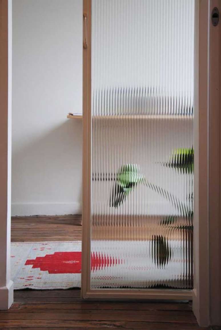 50. Divis&oacute;rias para escrit&oacute;rio de vidro canelado &ndash; Foto Revista VD