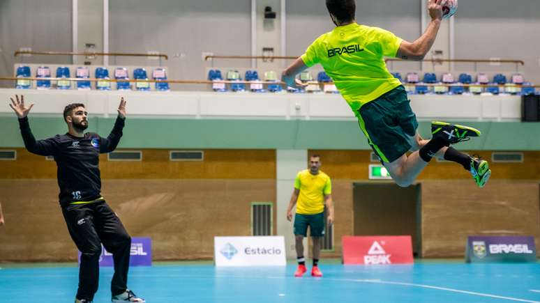 Treino da Seleção de handebol antes da estreia Divulgação Confederação Brasileira de Handebol