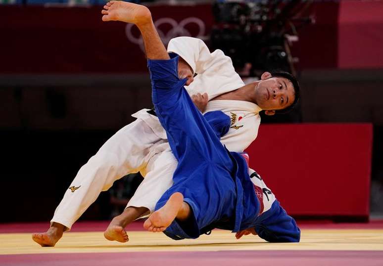 Judoca japon&ecirc;s Naohisa Takato aplica ippon em Yeldos Smetov na semifinal dos Jogos de T&oacute;quio
24/07/2021
Mandi Wright-USA TODAY Network
