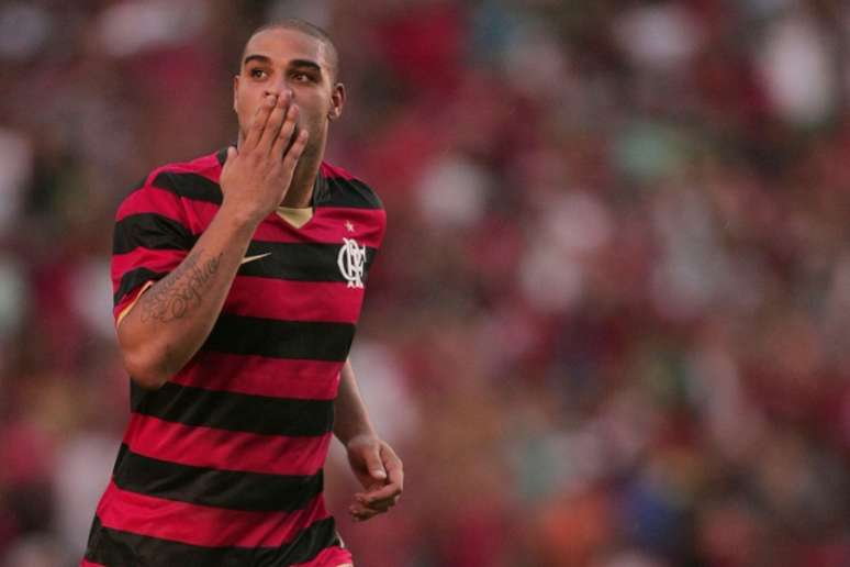 Adriano entrou no hall dos atletas eternizados no Maracanã (Foto :Gilvan de Souza/LANCE!Press)