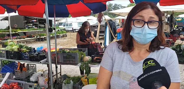 "Olha a cenoura! Hoje tá de graça": será que haviam outros legumes na bolsa da idosa larápia?