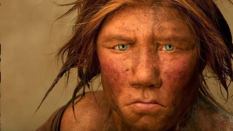 Reconstrução do rosto de um neandertal