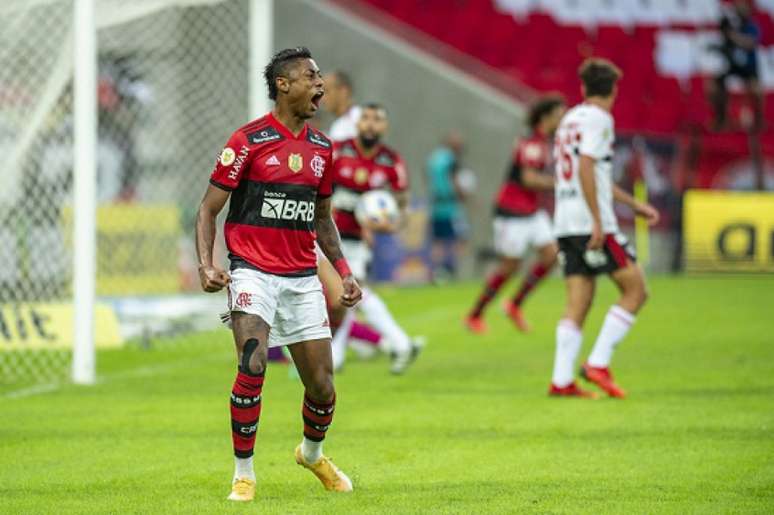 Bruno Henrique marcou três vezes em cerca de sete minutos(Foto: Marcelo Cortes / Flamengo)