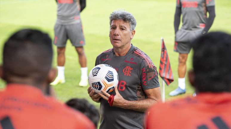 Renato Gaúcho repetiu o time da última partida (Foto: Alexandre Vidal/Flamengo)