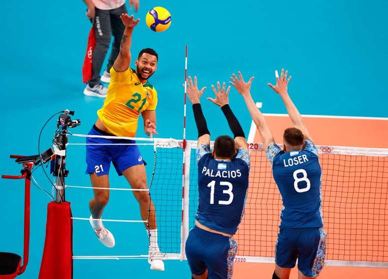 Brasil vira contra Argentina e conquista 2ª vitória no vôlei masculino
26/07/2021
REUTERS/Carlos Garcia Rawlins