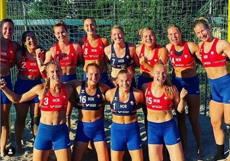 A seleção da Noruega jogou copetição de shorts (Foto: Reproudção/Instagram)